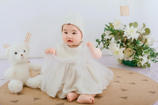 崇左宝宝在妈妈肚子里
